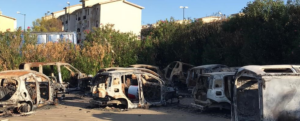 Carcasse di auto bruciate ed abbandonate a Reggio Calabria: i carabinieri al lavoro per identificare i proprietari item-thumbnail
