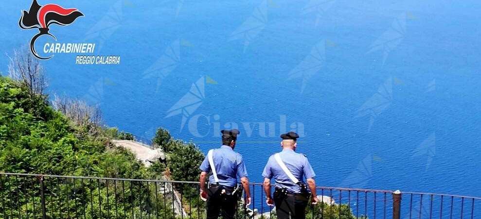 Calabria: E’ ai domiciliari ma viene sorpreso in spiaggia a prendere il sole