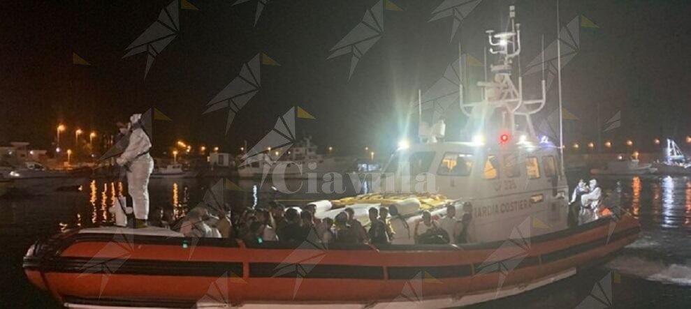 Altro sbarco di migranti a Roccella Jonica, arrivate 85 persone