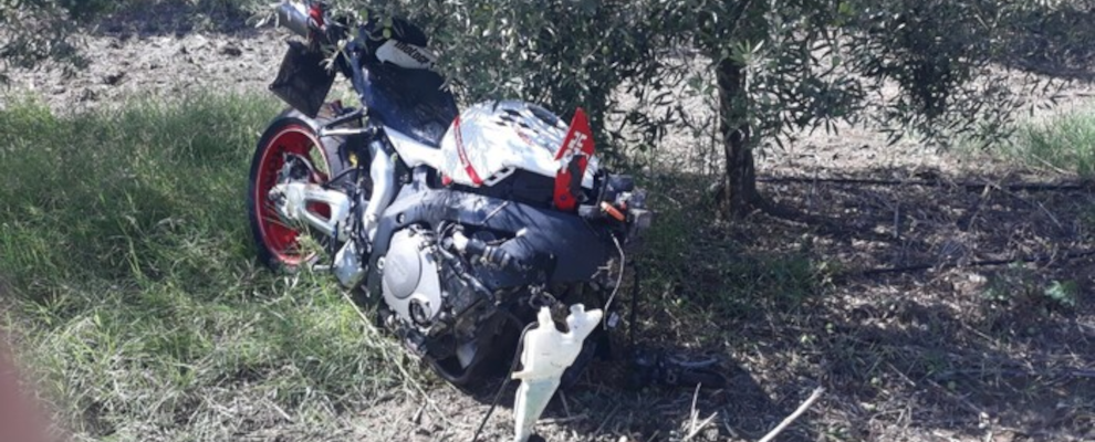 Tremendo incidente auto-moto in Calabria: perde la vita un 35enne