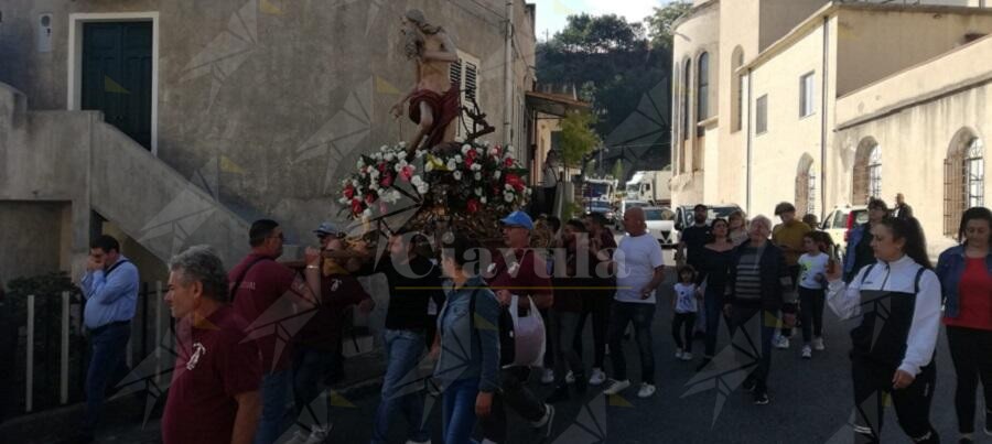 Scontro sulla statua di Sant’Ilarione. Alcuni cittadini di Caulonia superiore ne bloccano il trasporto in  marina