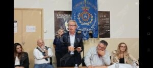 Francesco Cagliuso legge il messaggio della famiglia Sankara al comune di Caulonia item-thumbnail