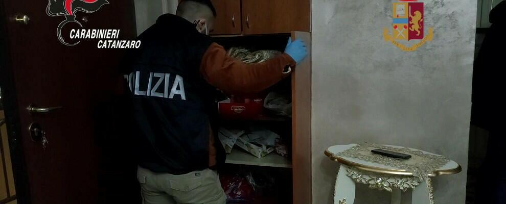 Falsificavano testamenti per impossessarsi di cospicue somme di denaro: nove arresti in Calabria