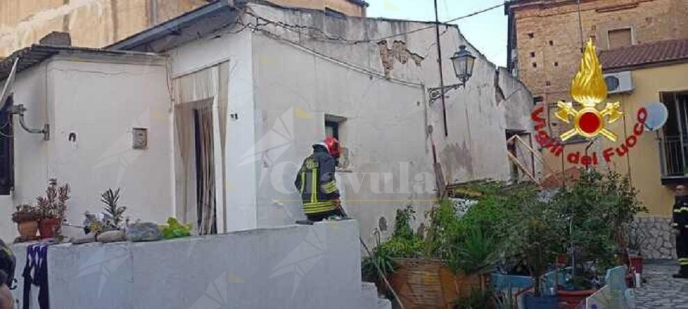 Accendono la luce e la casa esplode. Due anziani calabresi feriti a causa di una fuga di gas