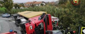 Tir si ribalta e schiaccia l’ambulanza, morti paziente e soccorritore: il cordoglio della Protezione Civile item-thumbnail