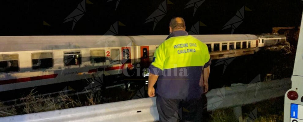 Treno subisce un guasto a Locri, interviene la protezione civile di Caulonia
