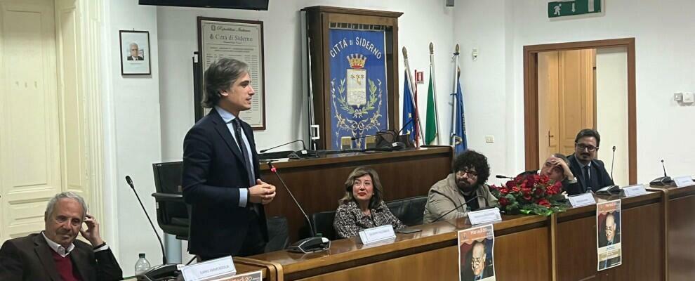 A Siderno presentato il libro “Caro Professore”: presenti tanti sindaci e amministratori locali