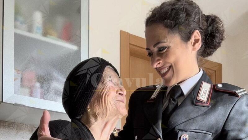 Festività natalizie: A Monasterace pranzo solidale tra i carabinieri e gli anziani del borgo