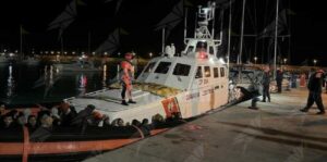 Sbarco di migranti a Roccella Jonica, arrivate 650 persone item-thumbnail