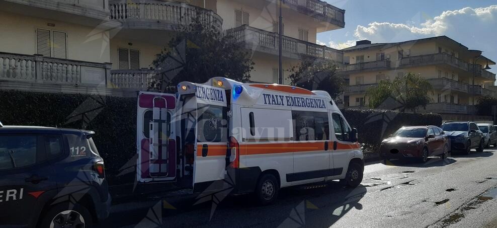 Dramma a Caulonia, donna muore cadendo dalla finestra