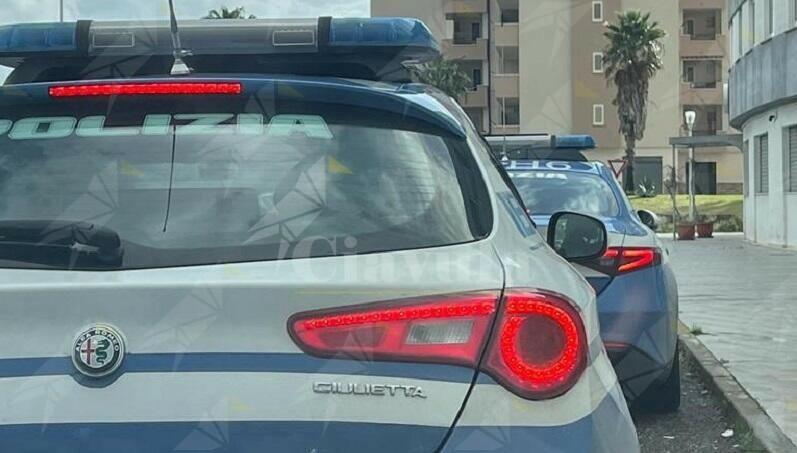 Rapine a mano armata in due attività di Cosenza e Rende, identificato ed arrestato l’autore