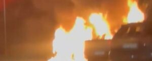 Calabria, in fiamme due auto di un noto avvocato item-thumbnail