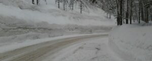 La Calabria nella morsa del gelo. Neve a bassa quota sulla PreSila e sul Pollino item-thumbnail