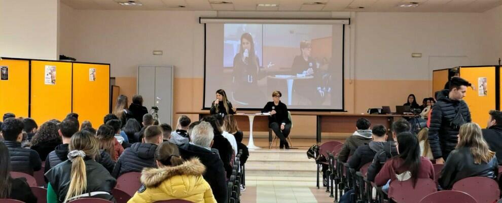 La scrittrice Giusy Staropoli Calafati ospite al  Marconi di Siderno con il suo romanzo “Terra Santissima”