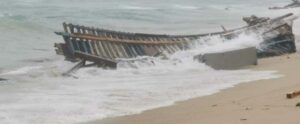 Naufragio Cutro: Rimane per tre ore in mare abbracciato al fratellino morto. La testimonianza shock di un superstite item-thumbnail