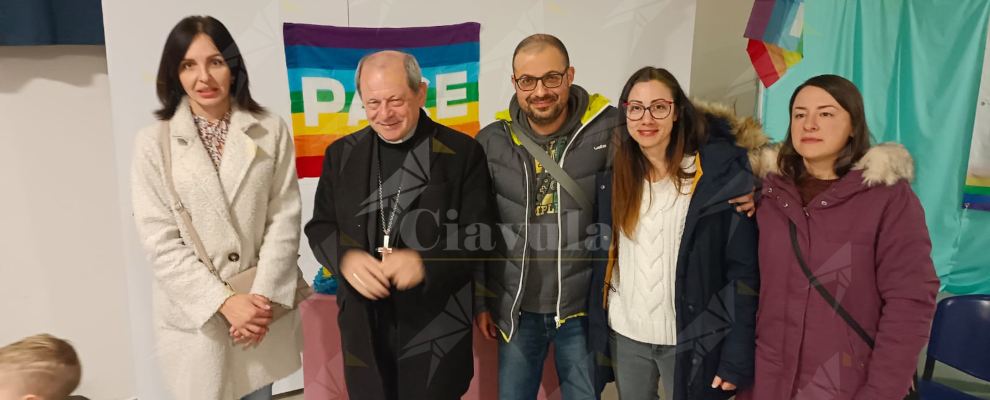 Il vescovo Oliva in visita al progetto di accoglienza di Gioiosa Ionica