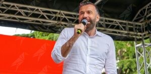 Per la destra la maternità surrogata è più grave della pedofilia item-thumbnail