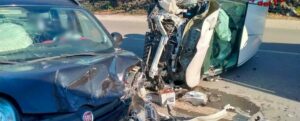 Violento frontale tra due auto: cinque feriti item-thumbnail