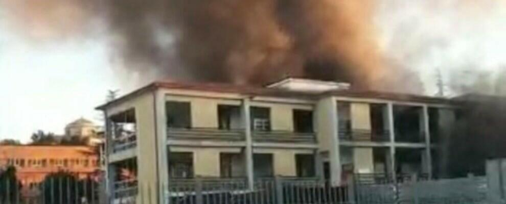 Incendio nel cantiere di una scuola a Vibo: ipotesi dolo