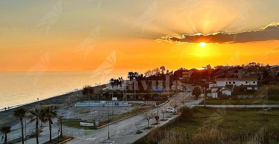 Tramonto su Caulonia. Foto per la rubrica “Cambiando Prospettiva”