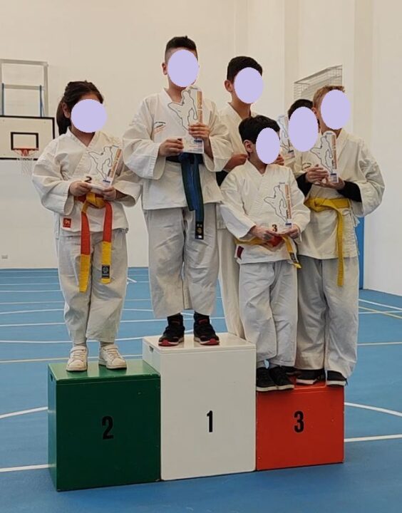e-andato-in-scena-a-siderno-il-torneo-di-karate-kata-form-ciavula