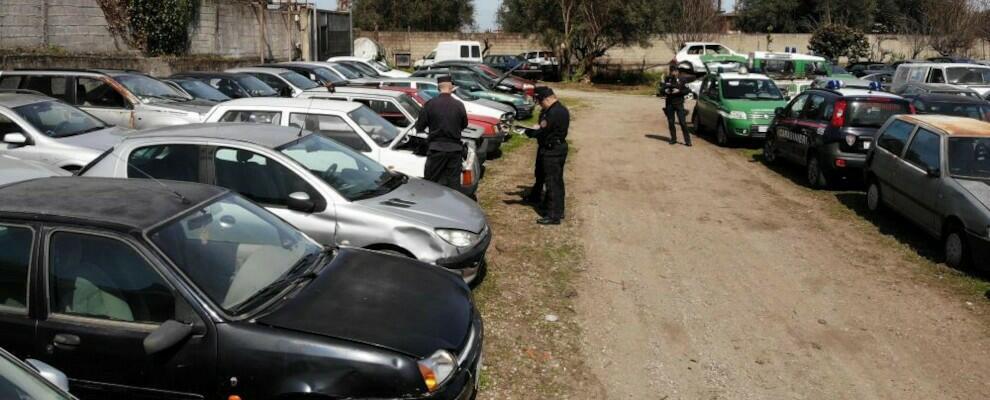 Rifiuti pericolosi e centinaia di auto in stato di abbandono all’interno del Parco dell’Aspromonte: autofficina sequestrata