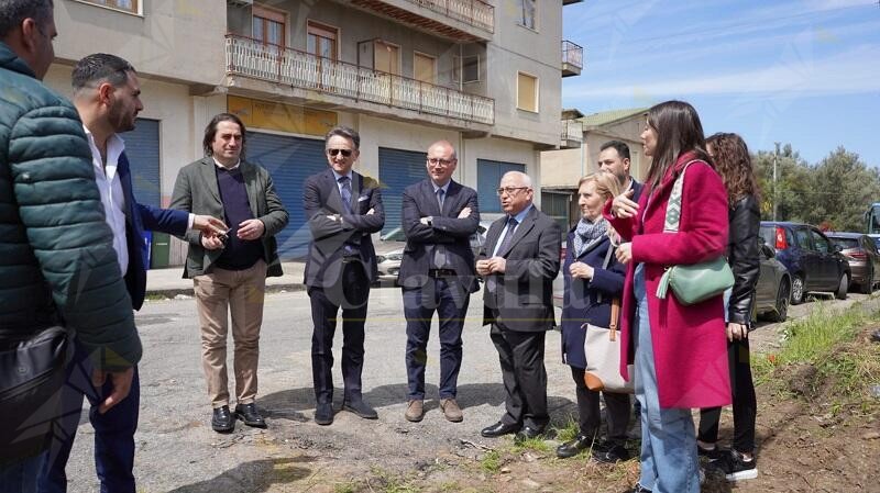 Consegnati i lavori del nuovo liceo di Oppido Mamertina, Versace: “Riattivato cantiere di un’opera fondamentale per il rilancio del territorio”