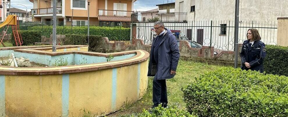 Cabria, villetta comunale vandalizzata. Il sindaco: “Gli autori devono arrossire di vergogna per la loro opera di inciviltà”