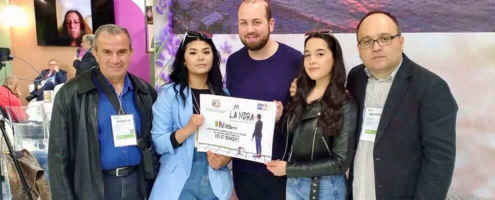 Gli studenti del “Mazzini” di Locri al Salone internazionale del libro per la presentazione del film “Abbasso la Ndra”