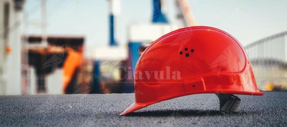 Tragedia sul lavoro in Calabria: operaio precipita da un’altezza di tre metri e muore
