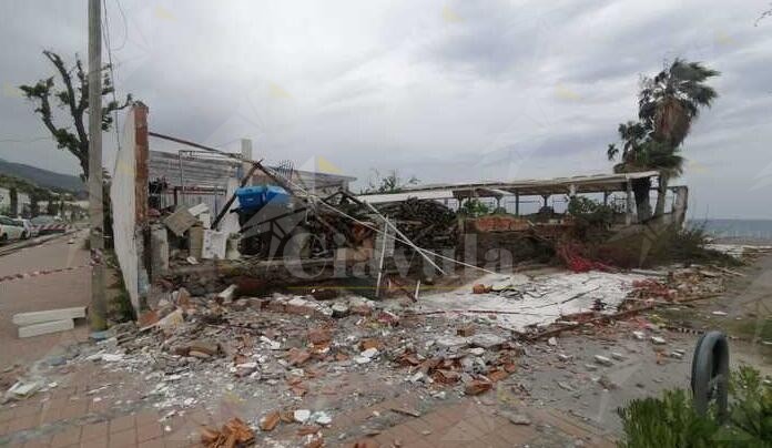 In Calabria il forte vento ha causato diversi danni