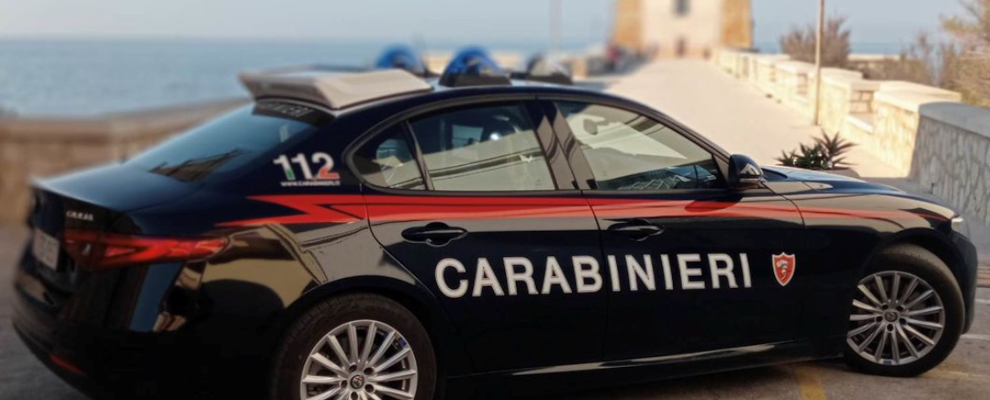 Crotone, sorprende il ladro in casa e chiama i carabinieri che lo arrestano