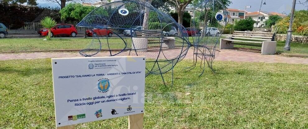 Inaugurata la Balena mangia plastica sul lungomare di Caulonia – fotogallery