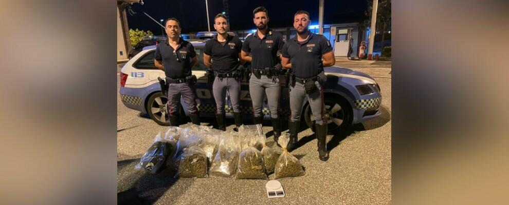 Rosarno: fermati sulla A2 con 13kg di marijuana nascosta in auto. Tre ventenni in manette