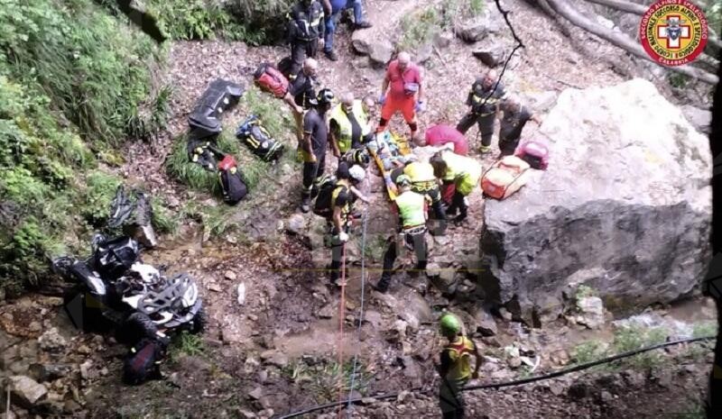 Calabria, precipita con il quad in un burrone