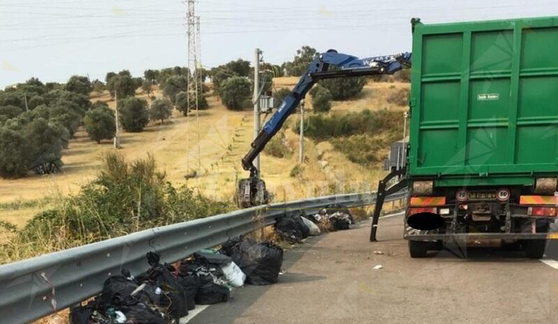 Anas e Comuni contro l’abbandono dei rifiuti lungo le strade. Preoccupante la situazione nella Locride