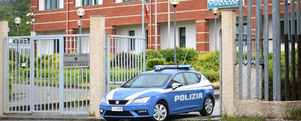 Calabria: la polizia rinviene droga e 20 mila euro in un fondo agricolo
