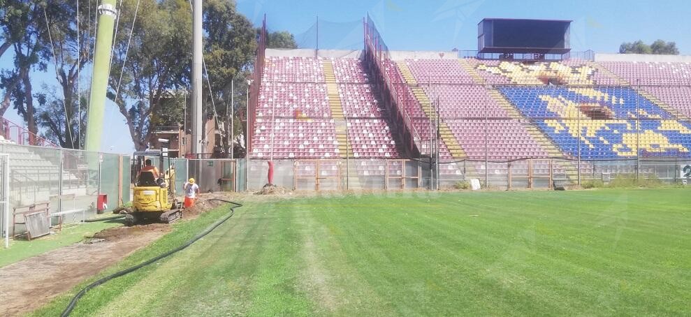 Reggina: procedono i lavori per il nuovo impianto di illuminazione e l’efficientamento energetico dello Stadio Oreste Granillo