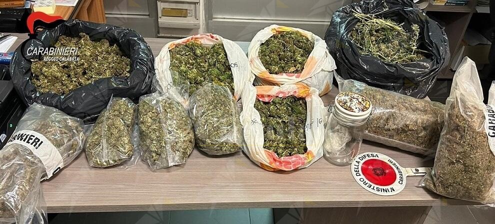 Trovato in possesso di 10 kg di marijuana, in manette un 19enne reggino