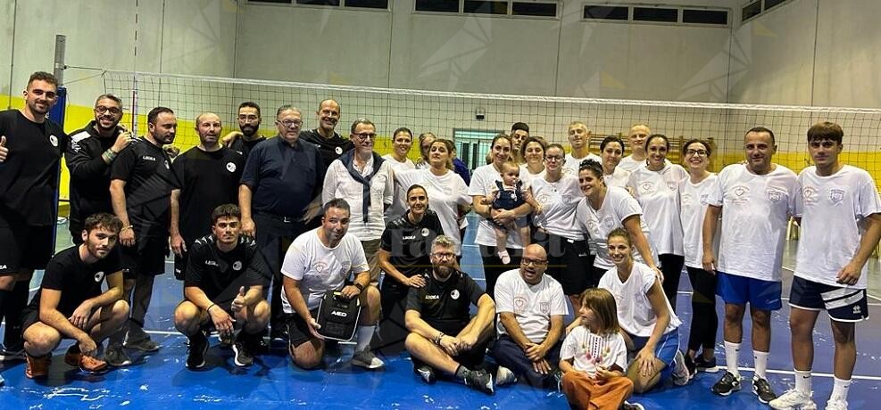 Caritas diocesana vs Pallavolo Sant’Ilario: “La partita del cuore” centra l’obiettivo e consente alla squadra di dotarsi del defibrillatore