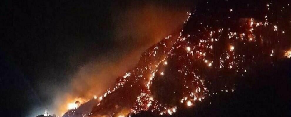 Incendio a Bagnara Calabra, scongiurata evacuazione di una frazione del paese