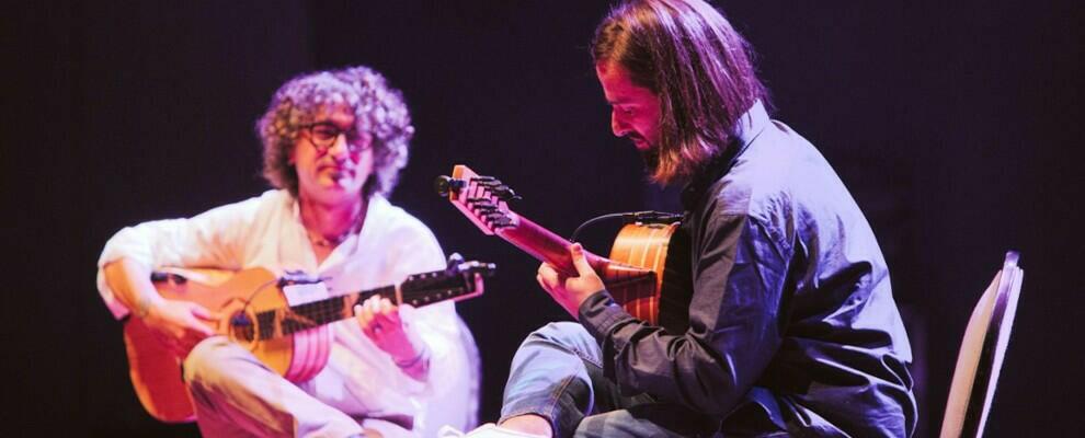 Un successo a La Coruña per il duo di chitarra battente Loccisano – De Carolis