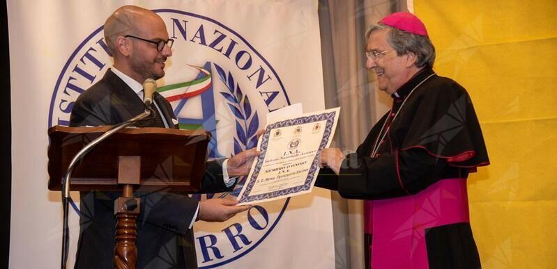 Mons. Savino, vescovo di Cassano allo Ionio nominato membro d’onore dell’Istituto Nazionale Azzurro