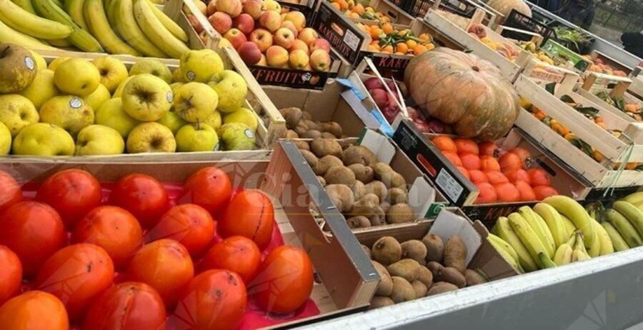 Sequestrati 562 kg di prodotti ortofrutticoli in Calabria. Sanzionato venditore abusivo