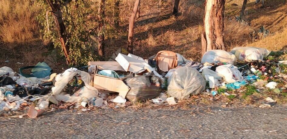 Dipende da Noi contro l’amministrazione Cagliuso: ”Chi vuol bene a Caulonia non dovrebbe lasciare il paese all’abbandono”