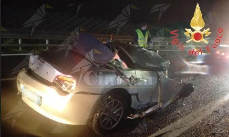 Salerno-Reggio Calabria, nuovo incidente sulla A2. Auto distrutte e 4 feriti