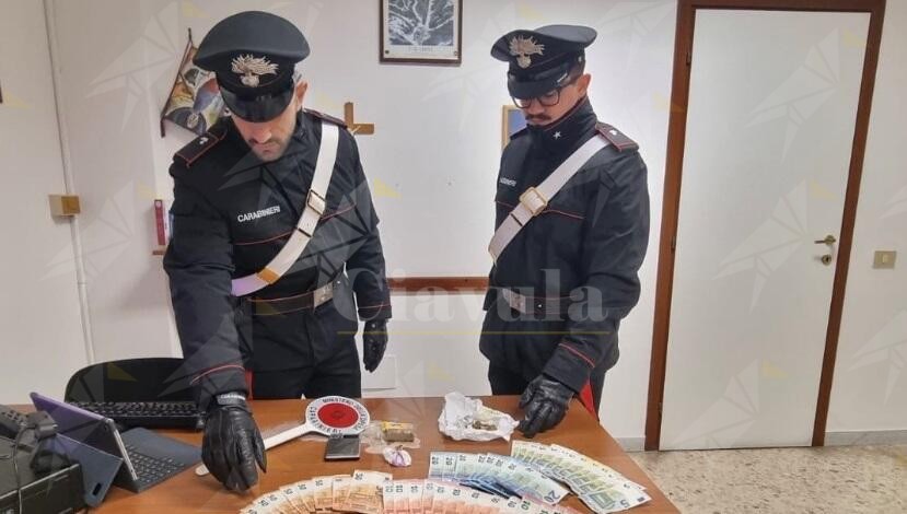 Nascondeva in casa hashish, marijuana e cocaina. Arrestato dai Carabinieri