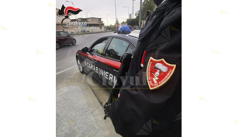 Controlli dei Carabinieri su oltre 1000 veicoli e 1400 persone: 2 denunce a Melito Porto Salvo