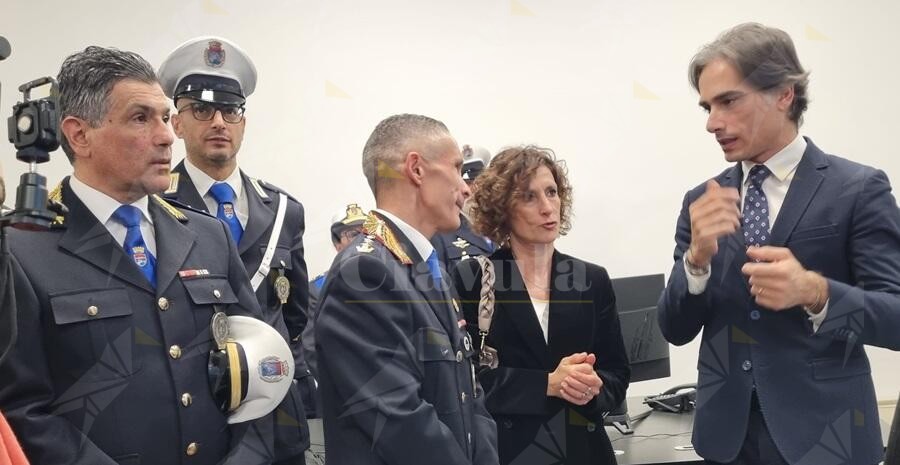 Comando di polizia locale di Reggio, inaugurati il gabinetto di fotosegnalamento e la centrale operativa