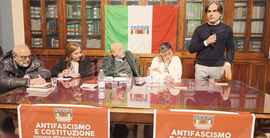 Presentato a Reggio Calabria il libro ”Antifascisti adesso” del presidente nazionale Anpi Gianfranco Pagliarulo